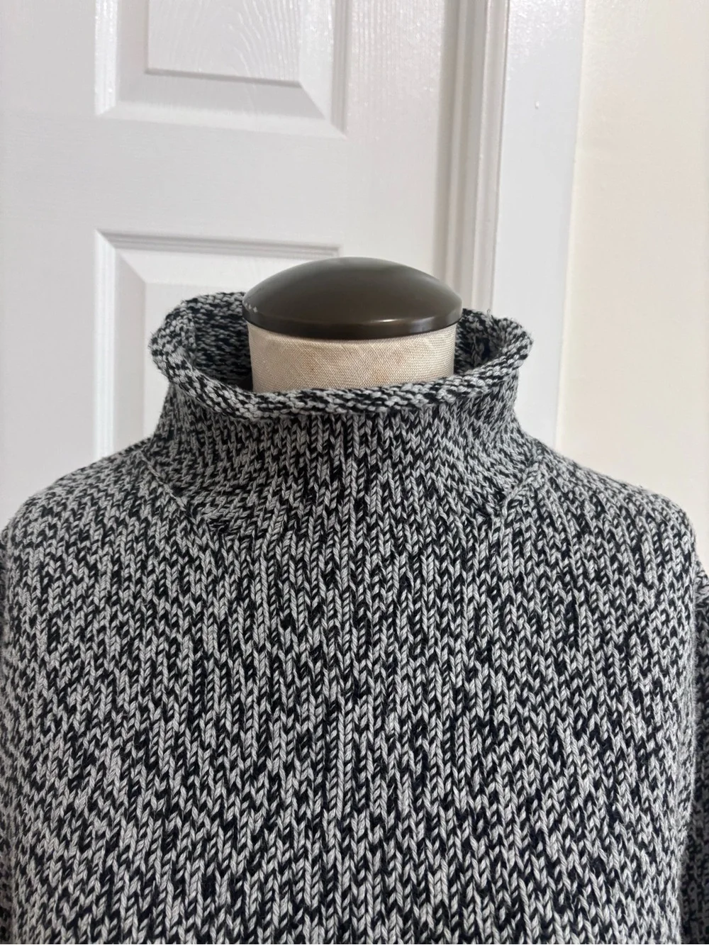 J Crew - Heritage marled cotton rollneck sweater - men’s Medium - NWT